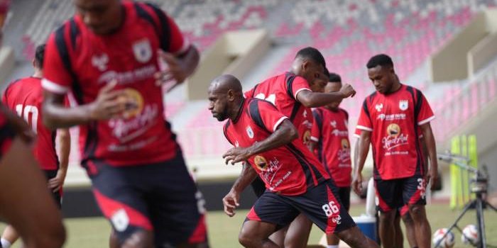 A-2-Kapten-Persipura-Jayapura-B